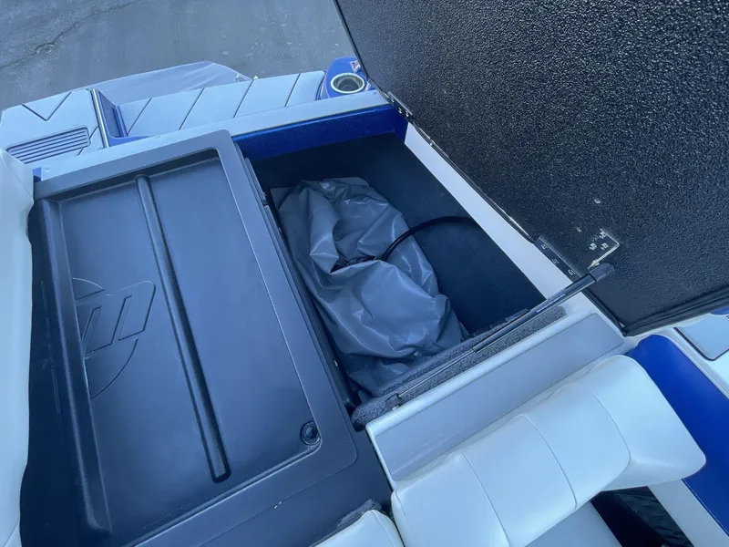 Slide: The Image of Malibu Wakesetter 20 VTX 2023 - 201