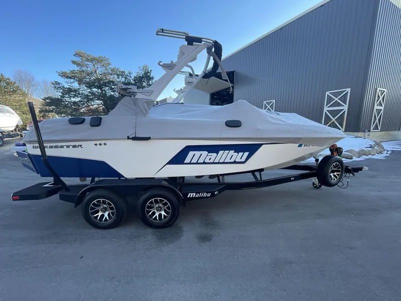Slide: The Image of Malibu Wakesetter 20 VTX 2023 - 1