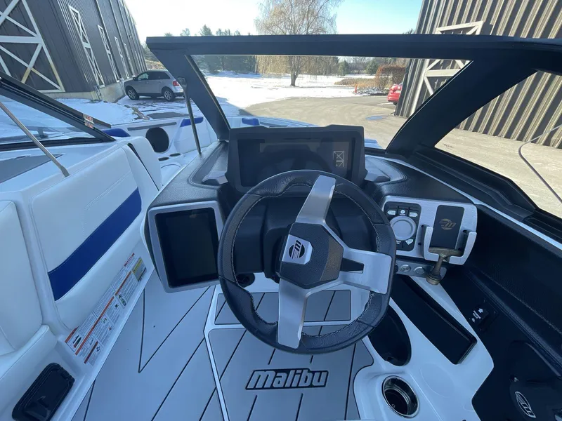 Slide: The Image of Malibu Wakesetter 20 VTX 2023 - 210