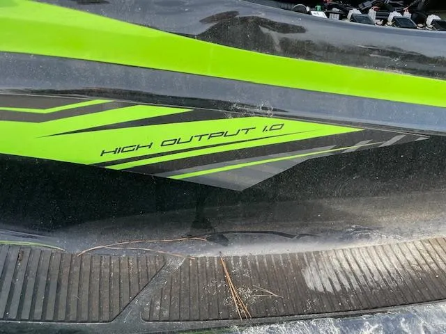 Slide: The Image of 2020 Yamaha WaveRunner VX Deluxe with High Output 1.0 engine, green and black design. - 5