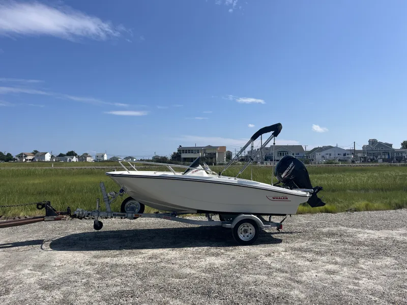 The Image of Boston Whaler 130 Super Sport 2027 - 0