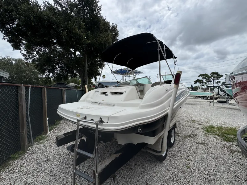 Slide: The Image of Sea Ray 200 2003 - 3