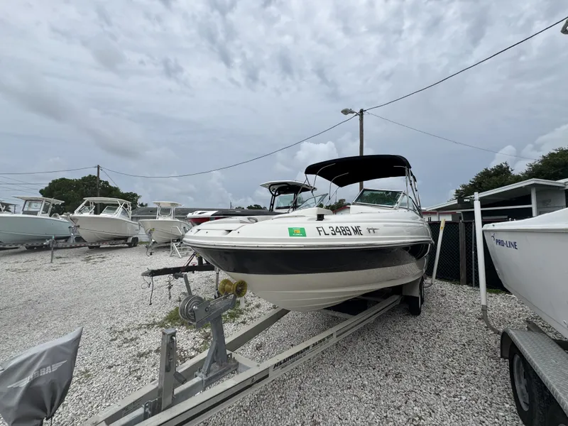 The Image of Sea Ray 200 2003 - 0
