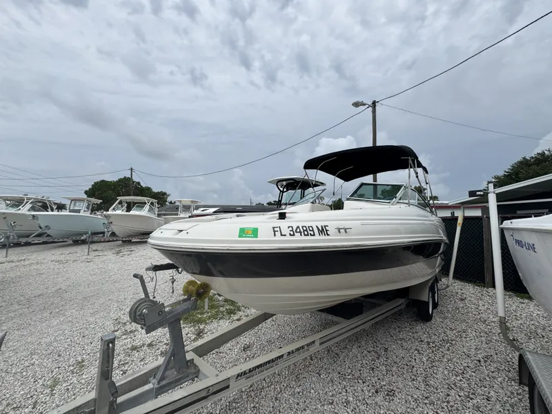 Slide: The Image of Sea Ray 200 2003 - 1