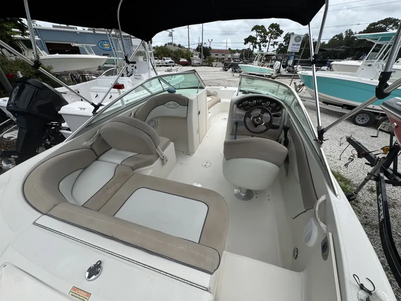 Slide: The Image of Sea Ray 200 2003 - 6
