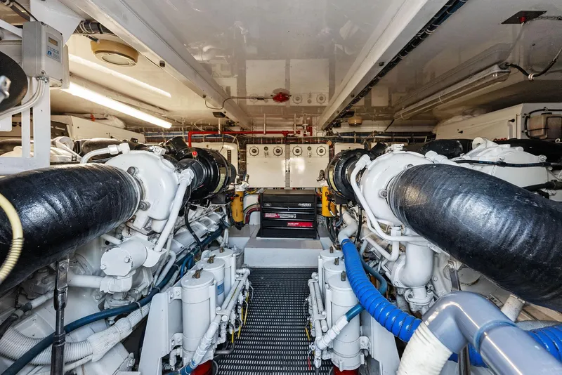 Slide: The Image of Hatteras 64 Convertible 2007 - 50