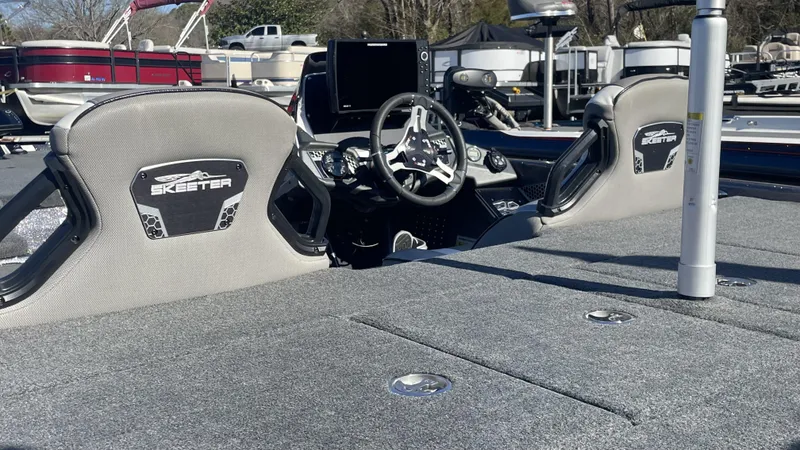 Slide: The Image of Skeeter FXR20 Select 2023 - 8