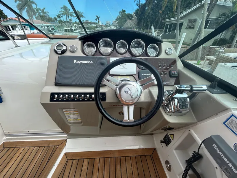 Slide: The Image of Sea Ray 370 Venture 2014 - 54