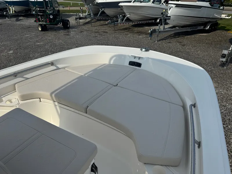 Slide: The Image of Boston Whaler 190 Montauk 2027 - 15
