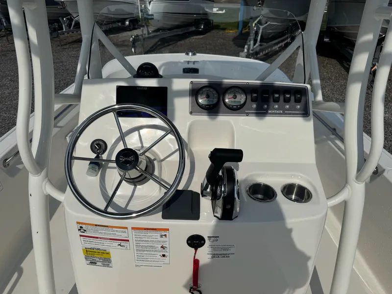 Slide: The Image of Boston Whaler 190 Montauk 2027 - 12