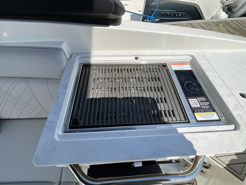 Slide: The Image of Sea Ray SDX 290 Outboard 2027 - 17