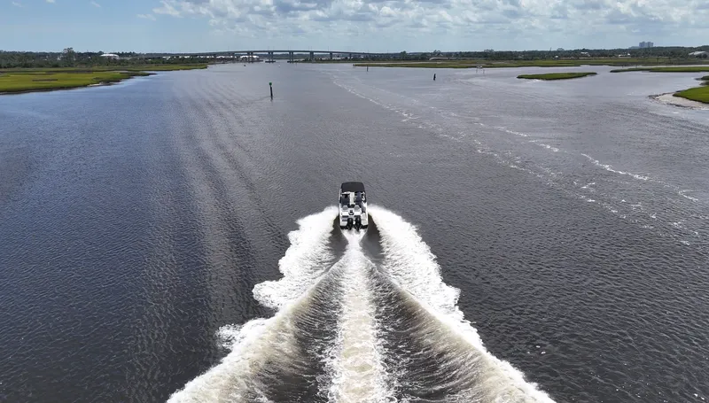 Slide: The Image of Sea Ray SDX 290 Outboard 2027 - 23