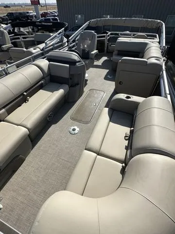 Slide: The Image of Sun Tracker SPORTFISH 22XP3 2024 - 3