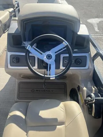 Slide: The Image of Regency 250 LE3 Sport 2024 - 2