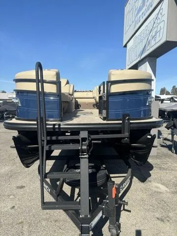 Slide: The Image of Regency 250 LE3 Sport 2024 - 4