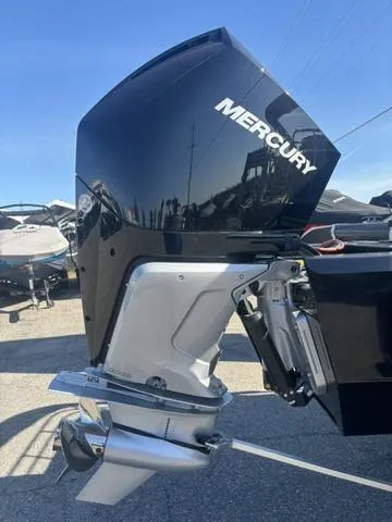 Slide: The Image of Regency 250 LE3 Sport 2024 - 7