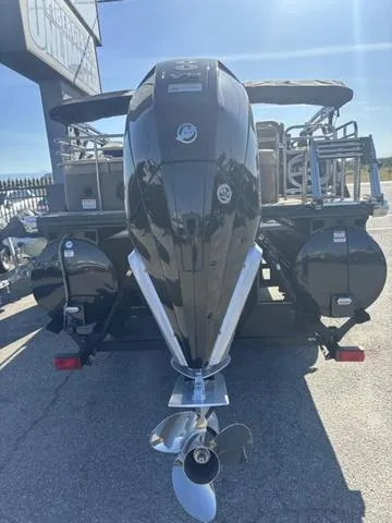 Slide: The Image of Regency 250 LE3 Sport 2024 - 8