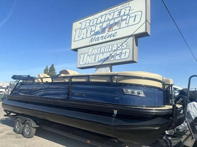 Slide: The Image of Regency 250 LE3 Sport 2024 - 9