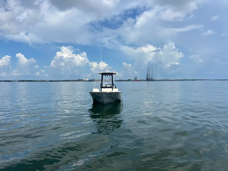 Slide: The Image of Boston Whaler 210 Montauk 2027 - 2