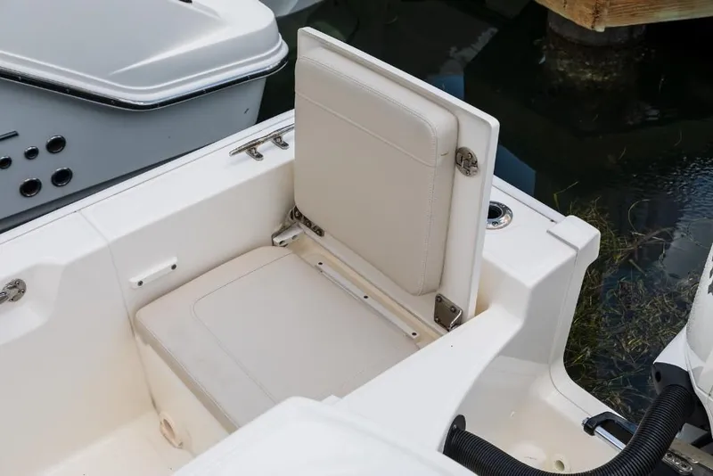 Slide: The Image of Boston Whaler 210 Montauk 2027 - 20