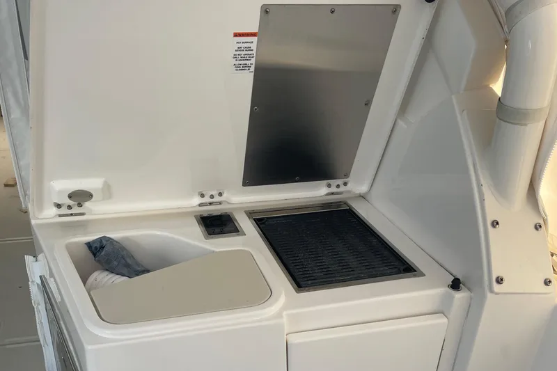 Slide: The Image of Grill with Sink in Cockpit - 17