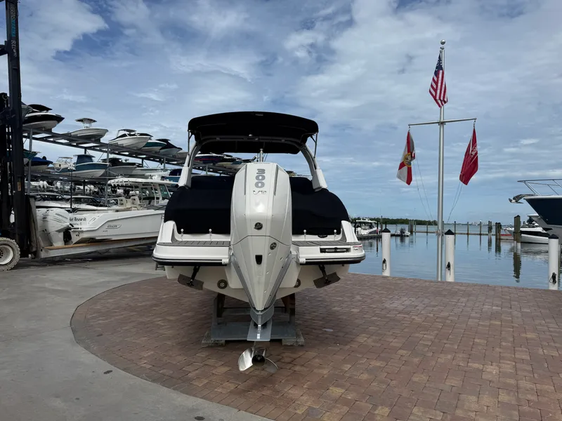 Slide: The Image of Sea Ray SDX 270 Outboard 2025 - 5