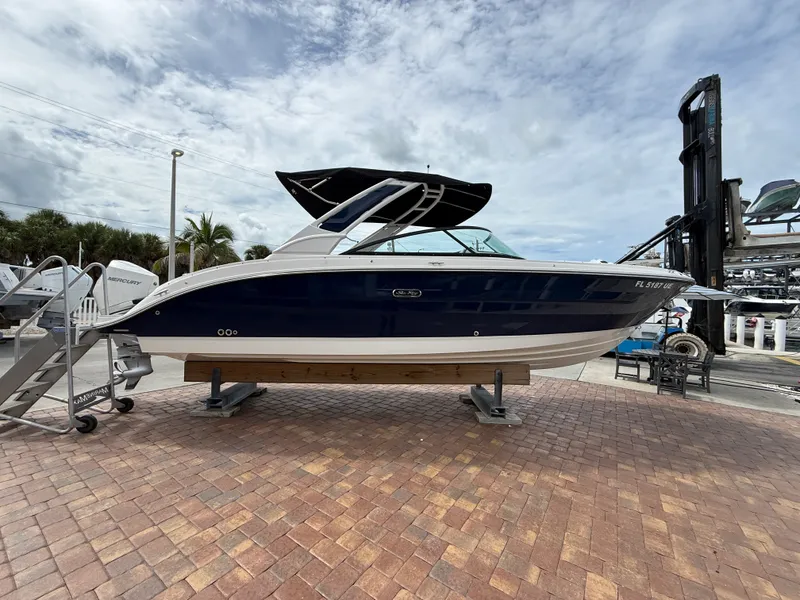 Slide: The Image of Sea Ray SDX 270 Outboard 2025 - 2