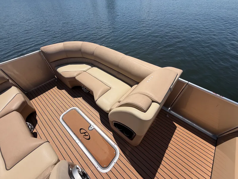 Slide: The Image of Harris GRAND MARINER 270 2016 - 16