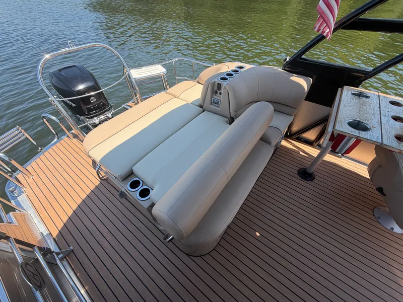 Slide: The Image of Harris GRAND MARINER 270 2016 - 30