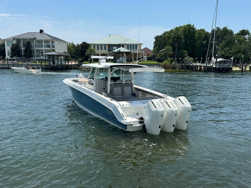 Slide: The Image of Boston Whaler 380 OUTRAGE 2024 - 13