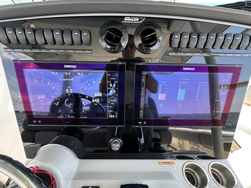 Slide: The Image of Boston Whaler 380 OUTRAGE 2024 - 30