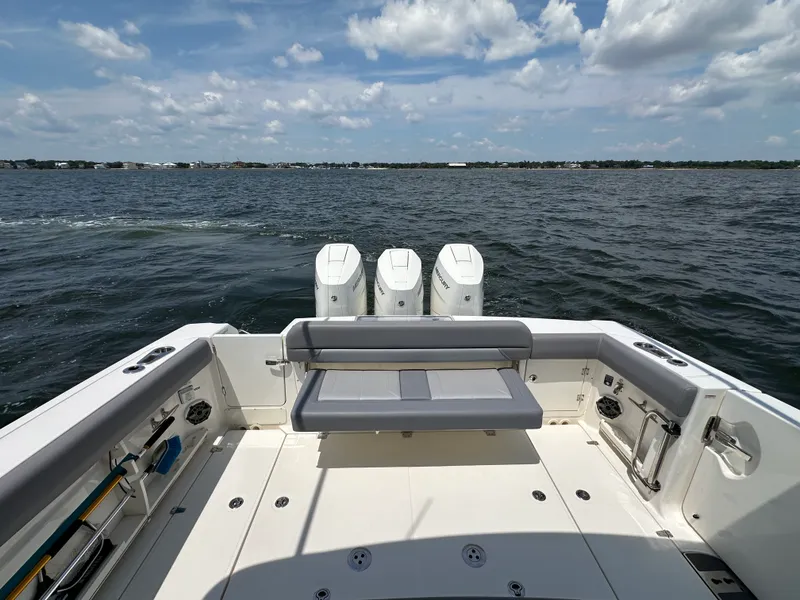 Slide: The Image of Boston Whaler 380 OUTRAGE 2024 - 22