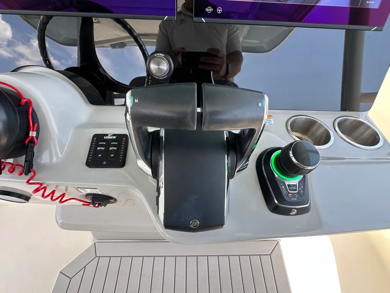 Slide: The Image of Boston Whaler 380 OUTRAGE 2024 - 39