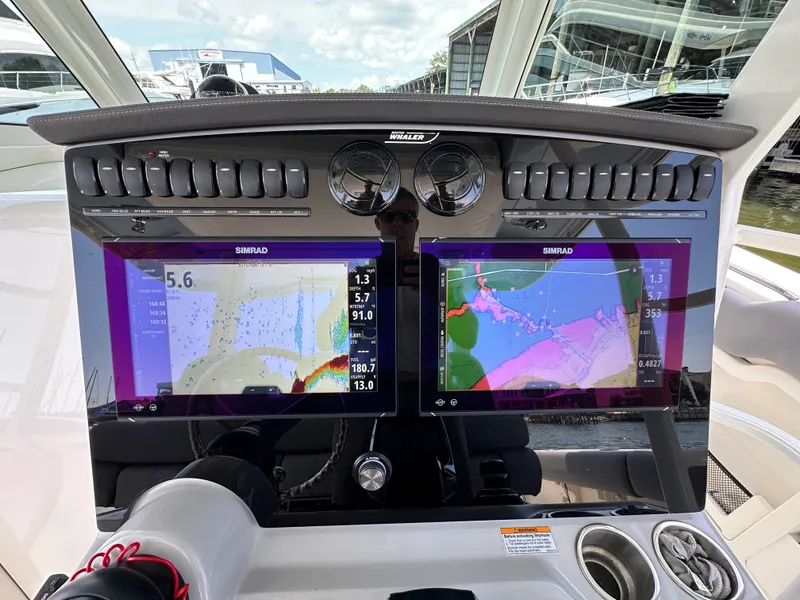 Slide: The Image of Boston Whaler 380 OUTRAGE 2024 - 34