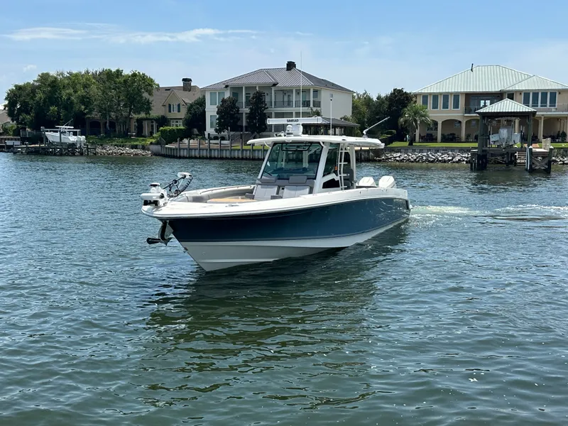 Slide: The Image of Boston Whaler 380 OUTRAGE 2024 - 9