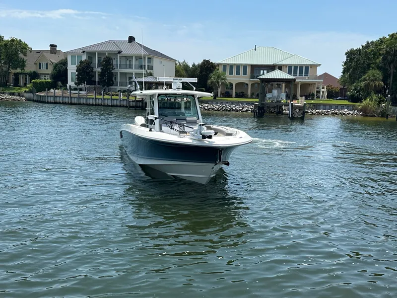Slide: The Image of Boston Whaler 380 OUTRAGE 2024 - 5