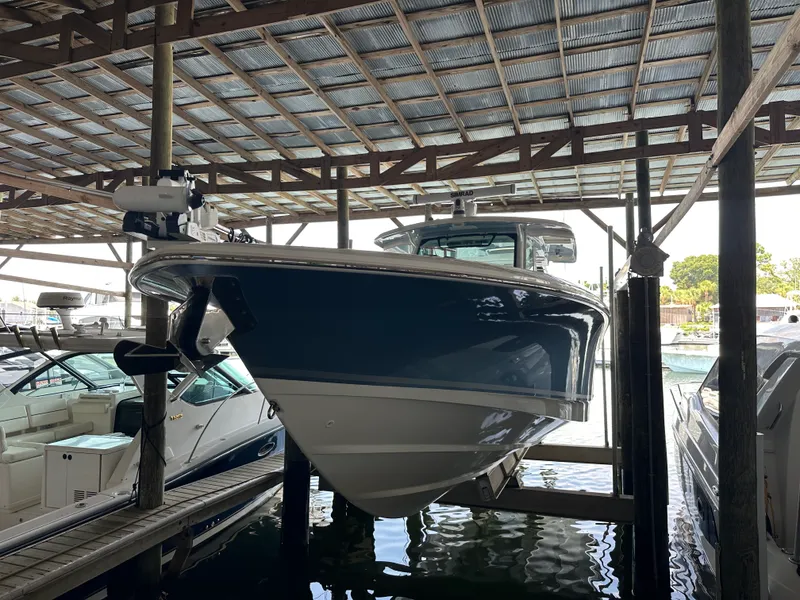 Slide: The Image of Boston Whaler 380 OUTRAGE 2024 - 19