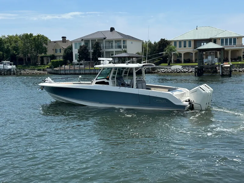 Slide: The Image of Boston Whaler 380 OUTRAGE 2024 - 7