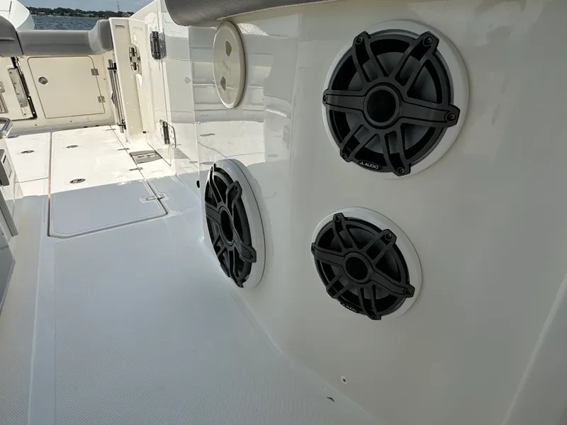 Slide: The Image of Boston Whaler 380 OUTRAGE 2024 - 46