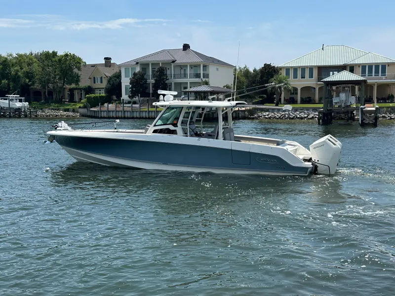 Slide: The Image of Boston Whaler 380 OUTRAGE 2024 - 6