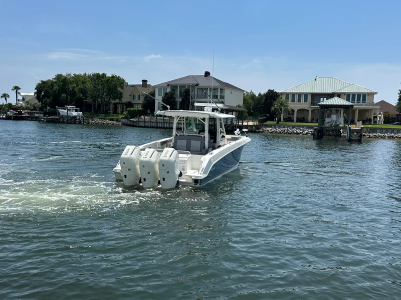 Slide: The Image of Boston Whaler 380 OUTRAGE 2024 - 17