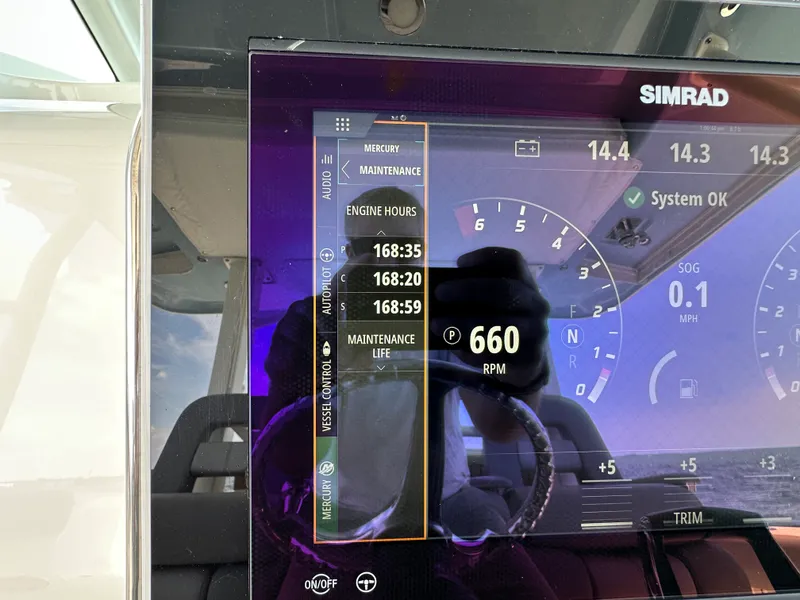 Slide: The Image of Boston Whaler 380 OUTRAGE 2024 - 36