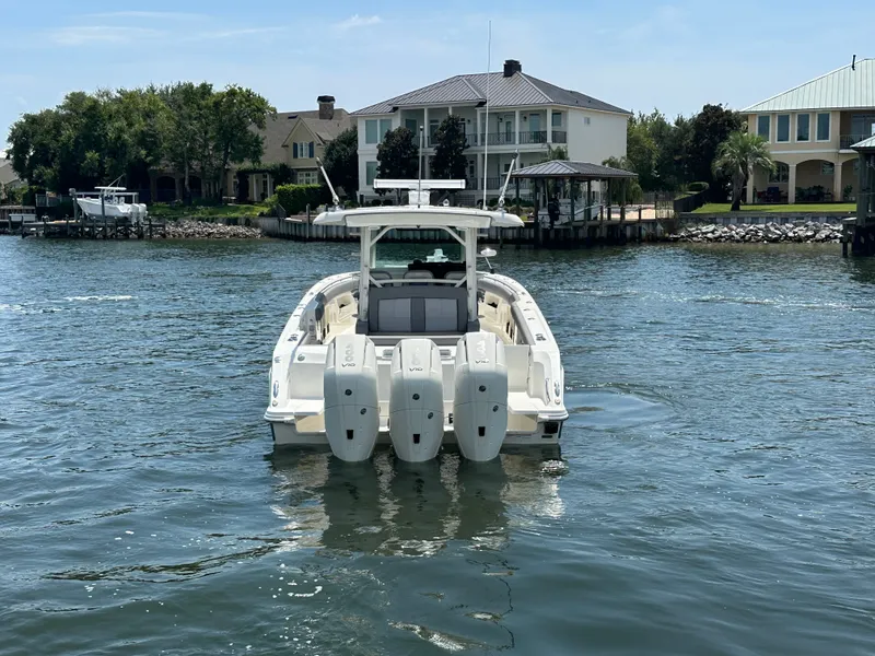 Slide: The Image of Boston Whaler 380 OUTRAGE 2024 - 16