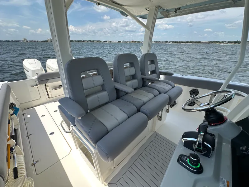 Slide: The Image of Boston Whaler 380 OUTRAGE 2024 - 27