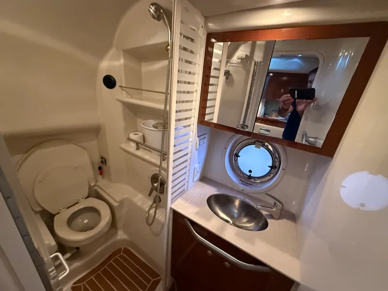 Slide: The Image of Sea Ray 350 SUNDANCER 2009 - 22