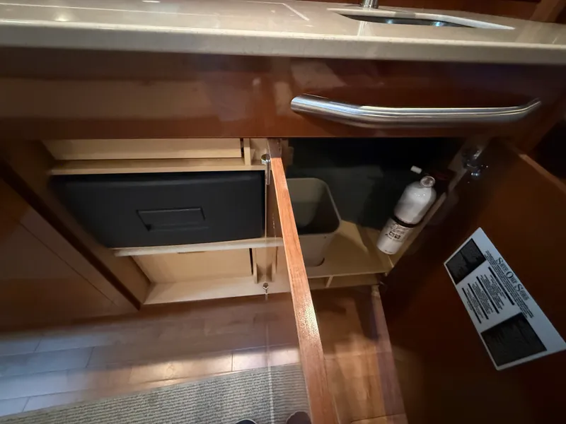 Slide: The Image of Sea Ray 350 SUNDANCER 2009 - 25