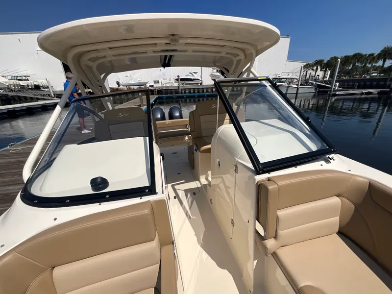 Slide: The Image of Scout 255 DORADO 2019 - 13