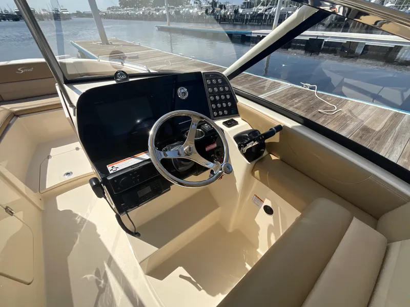 Slide: The Image of Scout 255 DORADO 2019 - 16