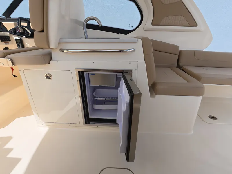 Slide: The Image of Scout 288 Dorado 2027 - 15