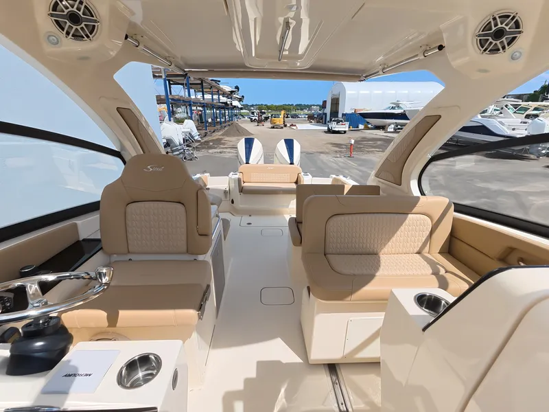 Slide: The Image of Scout 288 Dorado 2027 - 7